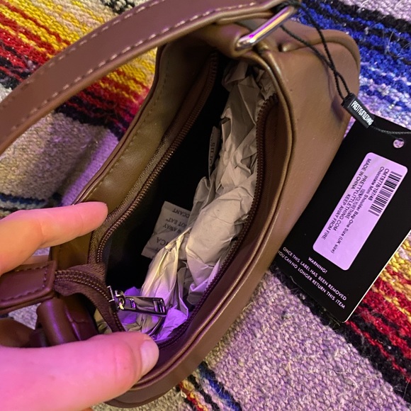 Mini shoulder bag by PrettyLittleThing - Picture 2 of 2